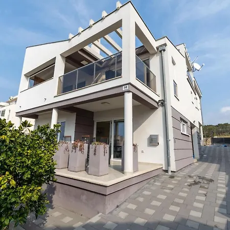 Monti Appartement *